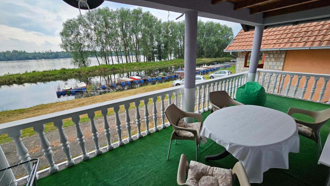 River View - Danube Celarevo Exteriör bild